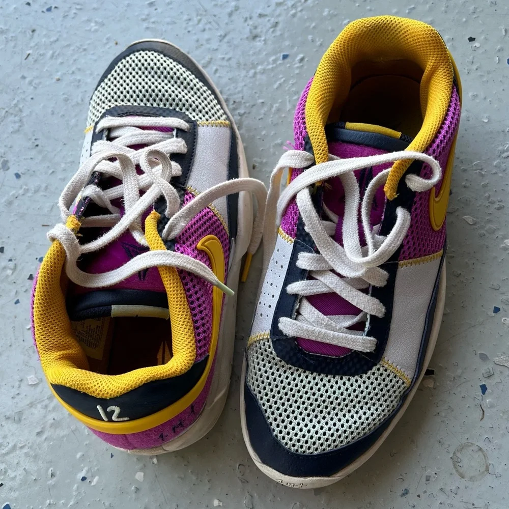 Nike Kobe Sneakers Mambacita Sweet 16 GS FN4977-400 Youth 6.5Y Kobe Bryant Gigi‎